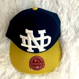 🔵🟡Notre Dame Fighting Irish Mitchell & Ness XL Logo Fitted Hat 🟡🔵